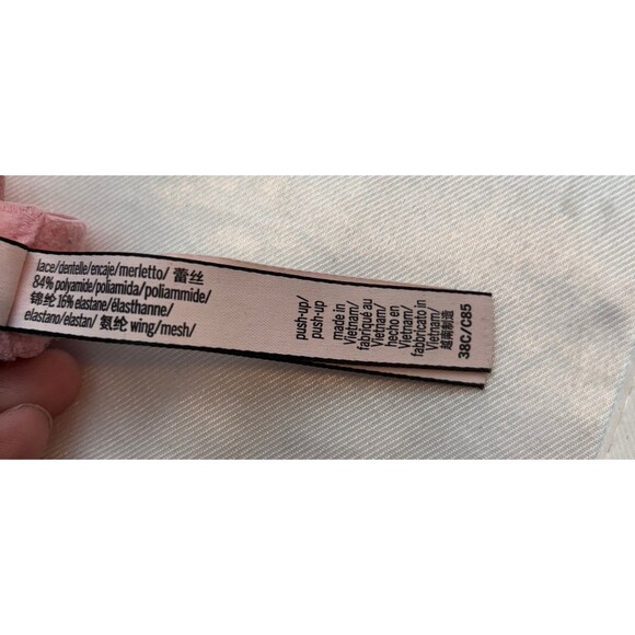 Victoria secret push up bra 38C - Picture 4 of 4